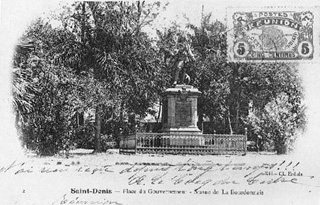 Statue de François Mahé de La Bourdonnais Place du Gouvernement Saint-Denis