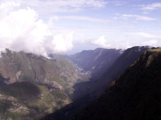 Photo Vallée de la Rivière des Remparts depuis le belvédère du Nez de Boeuf Route du Volcan.