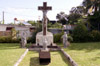 Calvaire et pierre tombale église de Saint-Philippe 