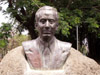 Statue Pierre Sémard ville du Port île de La Réunion