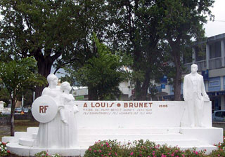 Monument commémoratif Louis Brunet Saint-Benoît La Réunion