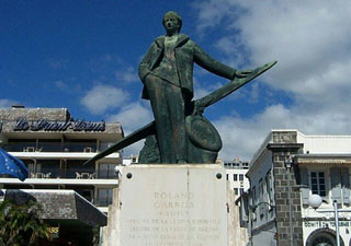inauguration en 1926 Statue de Roland Garros à Saint-Denis