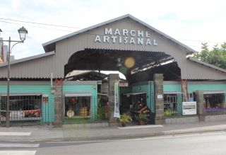 Marché artisanal de Saint-Leu.