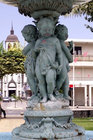 Fontaine place de la mairie Saint-Louis La Réunion