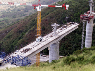 Construction du Viaduc de La Ravine des Trois-Bassins 8 mai 2007